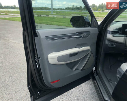 Киа EV9 2023 в Львове на Automoto.ua Черный Киа EV9, объемом двигателя 0 л и пробегом 39 тыс. км за 49000 $, фото 41 на Automoto.ua