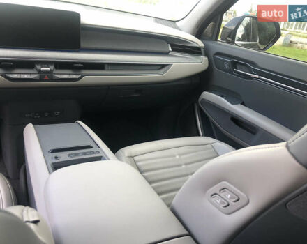 Черный Киа EV9, объемом двигателя 0 л и пробегом 37 тыс. км за 49900 $, фото 17 на Automoto.ua