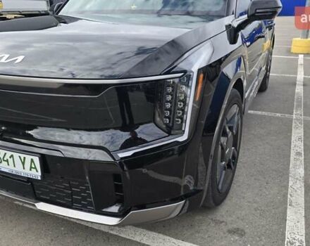 Черный Киа EV9, объемом двигателя 0 л и пробегом 25 тыс. км за 55000 $, фото 5 на Automoto.ua