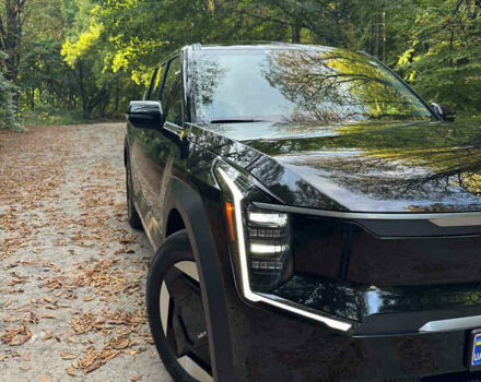 Чорний Кіа EV9, об'ємом двигуна 0 л та пробігом 25 тис. км за 34000 $, фото 5 на Automoto.ua