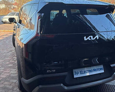 Чорний Кіа EV9, об'ємом двигуна 0 л та пробігом 25 тис. км за 38500 $, фото 4 на Automoto.ua