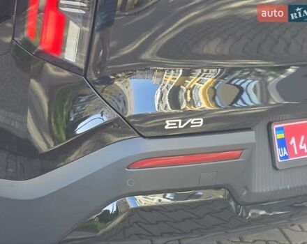 Черный Киа EV9, объемом двигателя 0 л и пробегом 9 тыс. км за 53900 $, фото 57 на Automoto.ua