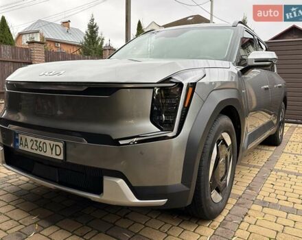 Серый Киа EV9, объемом двигателя 0 л и пробегом 16 тыс. км за 39800 $, фото 31 на Automoto.ua