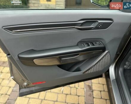 Серый Киа EV9, объемом двигателя 0 л и пробегом 16 тыс. км за 39800 $, фото 17 на Automoto.ua
