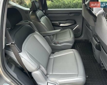 Серый Киа EV9, объемом двигателя 0 л и пробегом 16 тыс. км за 39800 $, фото 18 на Automoto.ua