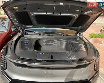 Киа EV9 2023 в Киеве на Automoto.ua Серый Киа EV9, объемом двигателя 0 л и пробегом 8 тыс. км за 61000 $, фото 20 на Automoto.ua