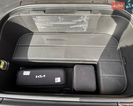 Киа EV9 2023 в Киеве на Automoto.ua Серый Киа EV9, объемом двигателя 0 л и пробегом 8 тыс. км за 61000 $, фото 21 на Automoto.ua
