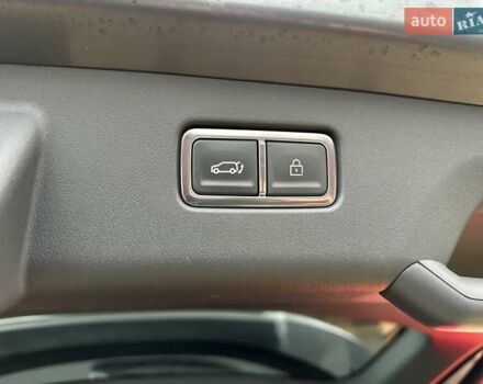 Серый Киа EV9, объемом двигателя 0 л и пробегом 16 тыс. км за 39800 $, фото 10 на Automoto.ua