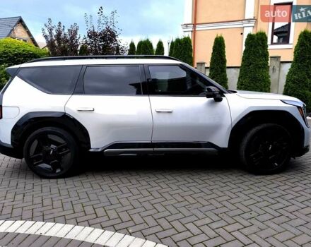 Серый Киа EV9, объемом двигателя 0 л и пробегом 9 тыс. км за 48500 $, фото 34 на Automoto.ua