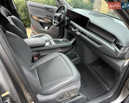 Серый Киа EV9, объемом двигателя 0 л и пробегом 16 тыс. км за 39800 $, фото 16 на Automoto.ua