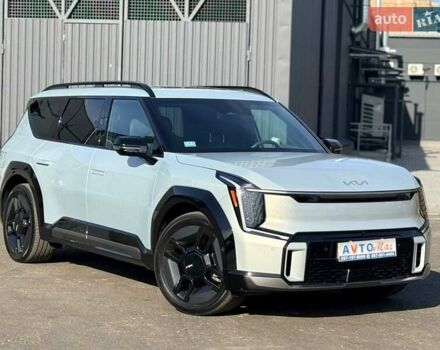 Серый Киа EV9, объемом двигателя 0 л и пробегом 8 тыс. км за 49500 $, фото 2 на Automoto.ua