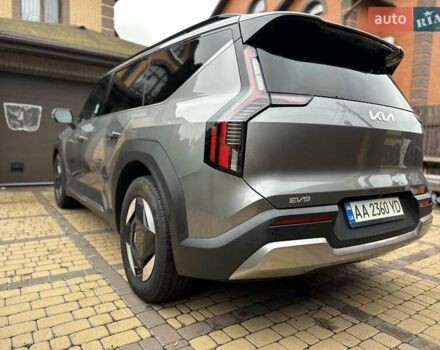 Серый Киа EV9, объемом двигателя 0 л и пробегом 16 тыс. км за 39800 $, фото 22 на Automoto.ua