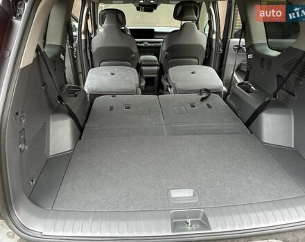 Серый Киа EV9, объемом двигателя 0 л и пробегом 16 тыс. км за 39800 $, фото 13 на Automoto.ua