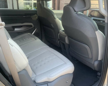 Киа EV9 2023 в Киеве на Automoto.ua Серый Киа EV9, объемом двигателя 0 л и пробегом 23 тыс. км за 49800 $, фото 5 на Automoto.ua