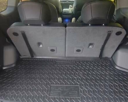 Сірий Кіа EV9, об'ємом двигуна 0 л та пробігом 46 тис. км за 38400 $, фото 18 на Automoto.ua