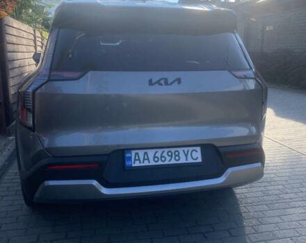 Киа EV9 2023 в Киеве на Automoto.ua Серый Киа EV9, объемом двигателя 0 л и пробегом 23 тыс. км за 49800 $, фото 2 на Automoto.ua