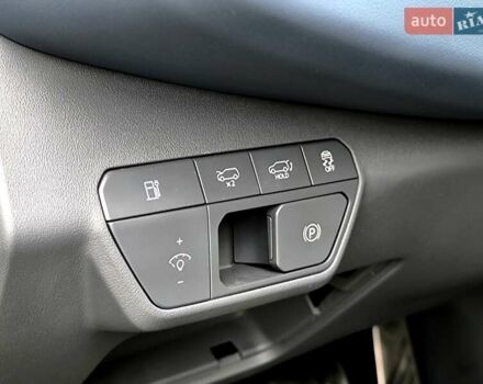 Серый Киа EV9, объемом двигателя 0 л и пробегом 9 тыс. км за 48500 $, фото 5 на Automoto.ua
