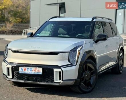 Серый Киа EV9, объемом двигателя 0 л и пробегом 8 тыс. км за 49500 $, фото 6 на Automoto.ua