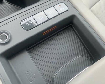 Киа EV9 2023 в Киеве на Automoto.ua Серый Киа EV9, объемом двигателя 0 л и пробегом 23 тыс. км за 49800 $, фото 17 на Automoto.ua