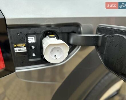 Серый Киа EV9, объемом двигателя 0 л и пробегом 16 тыс. км за 39800 $, фото 33 на Automoto.ua