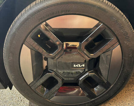 Киа EV9 2023 в Киеве на Automoto.ua Серый Киа EV9, объемом двигателя 0 л и пробегом 8 тыс. км за 61000 $, фото 45 на Automoto.ua