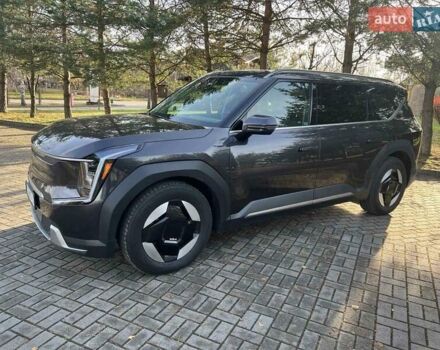 Серый Киа EV9, объемом двигателя 0 л и пробегом 30 тыс. км за 41985 $, фото 33 на Automoto.ua