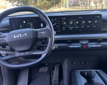 Серый Киа EV9, объемом двигателя 0 л и пробегом 30 тыс. км за 41985 $, фото 7 на Automoto.ua