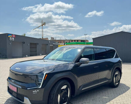 Серый Киа EV9, объемом двигателя 0 л и пробегом 9 тыс. км за 45900 $, фото 7 на Automoto.ua