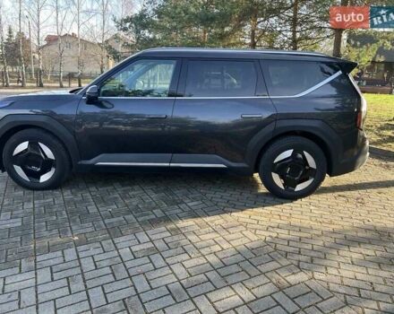 Серый Киа EV9, объемом двигателя 0 л и пробегом 30 тыс. км за 41985 $, фото 14 на Automoto.ua