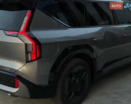 Серый Киа EV9, объемом двигателя 0 л и пробегом 11 тыс. км за 44500 $, фото 10 на Automoto.ua