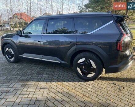 Серый Киа EV9, объемом двигателя 0 л и пробегом 30 тыс. км за 41985 $, фото 20 на Automoto.ua