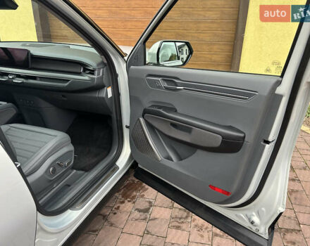 Серый Киа EV9, объемом двигателя 0 л и пробегом 12 тыс. км за 44000 $, фото 15 на Automoto.ua