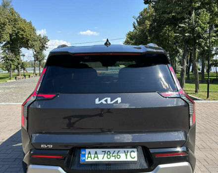 Сірий Кіа EV9, об'ємом двигуна 0 л та пробігом 19 тис. км за 59000 $, фото 4 на Automoto.ua