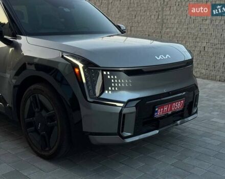 Серый Киа EV9, объемом двигателя 0 л и пробегом 11 тыс. км за 44500 $, фото 5 на Automoto.ua