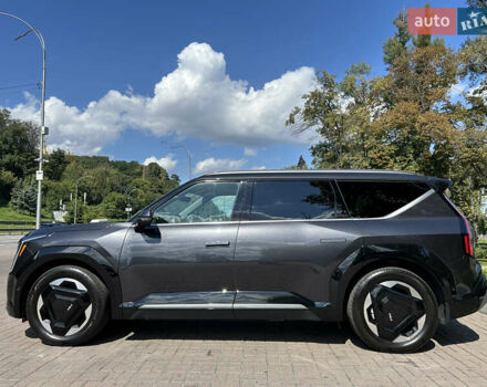 Сірий Кіа EV9, об'ємом двигуна 0 л та пробігом 19 тис. км за 59000 $, фото 3 на Automoto.ua