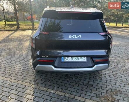 Серый Киа EV9, объемом двигателя 0 л и пробегом 30 тыс. км за 41985 $, фото 18 на Automoto.ua