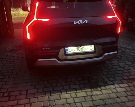 Серый Киа EV9, объемом двигателя 0 л и пробегом 30 тыс. км за 41985 $, фото 38 на Automoto.ua
