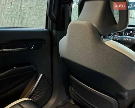 Серый Киа EV9, объемом двигателя 0 л и пробегом 11 тыс. км за 44500 $, фото 32 на Automoto.ua