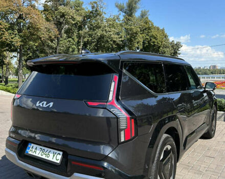 Сірий Кіа EV9, об'ємом двигуна 0 л та пробігом 19 тис. км за 59000 $, фото 5 на Automoto.ua