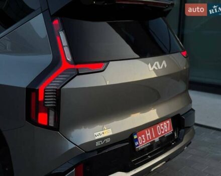 Серый Киа EV9, объемом двигателя 0 л и пробегом 11 тыс. км за 44500 $, фото 15 на Automoto.ua