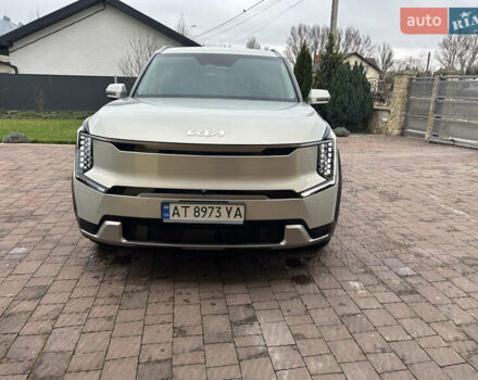 Серый Киа EV9, объемом двигателя 0 л и пробегом 12 тыс. км за 44000 $, фото 1 на Automoto.ua