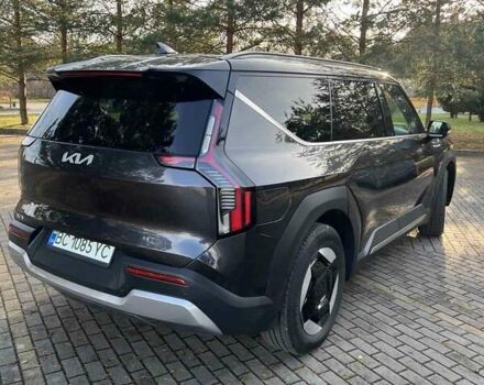 Серый Киа EV9, объемом двигателя 0 л и пробегом 30 тыс. км за 41985 $, фото 39 на Automoto.ua