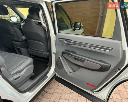 Серый Киа EV9, объемом двигателя 0 л и пробегом 12 тыс. км за 44000 $, фото 17 на Automoto.ua