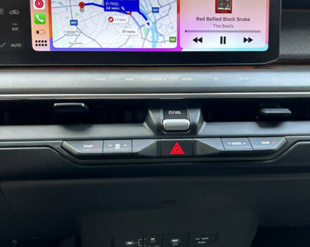 Сірий Кіа EV9, об'ємом двигуна 0 л та пробігом 19 тис. км за 59000 $, фото 16 на Automoto.ua