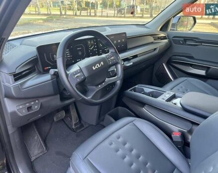 Серый Киа EV9, объемом двигателя 0 л и пробегом 30 тыс. км за 41985 $, фото 32 на Automoto.ua