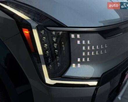 Серый Киа EV9, объемом двигателя 0 л и пробегом 11 тыс. км за 44500 $, фото 4 на Automoto.ua