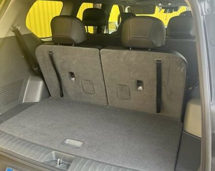 Серый Киа EV9, объемом двигателя 0 л и пробегом 30 тыс. км за 41985 $, фото 3 на Automoto.ua