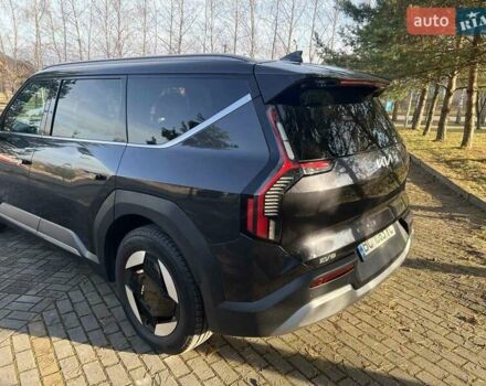 Серый Киа EV9, объемом двигателя 0 л и пробегом 30 тыс. км за 41985 $, фото 19 на Automoto.ua