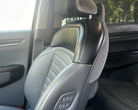 Сірий Кіа EV9, об'ємом двигуна 0 л та пробігом 19 тис. км за 59000 $, фото 20 на Automoto.ua