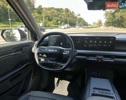 Сірий Кіа EV9, об'ємом двигуна 0 л та пробігом 19 тис. км за 59000 $, фото 12 на Automoto.ua